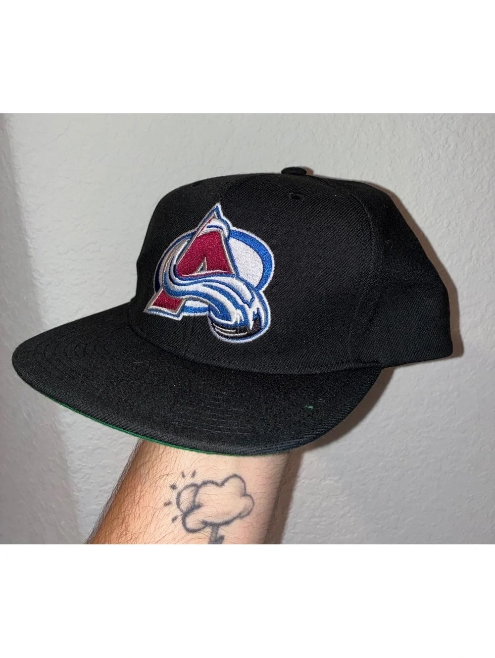 NEW ERA 59FIFTY BLACK DOME COLORADO AVALANCHE 2022 STANLEY CUP PATCH HAT SNAP